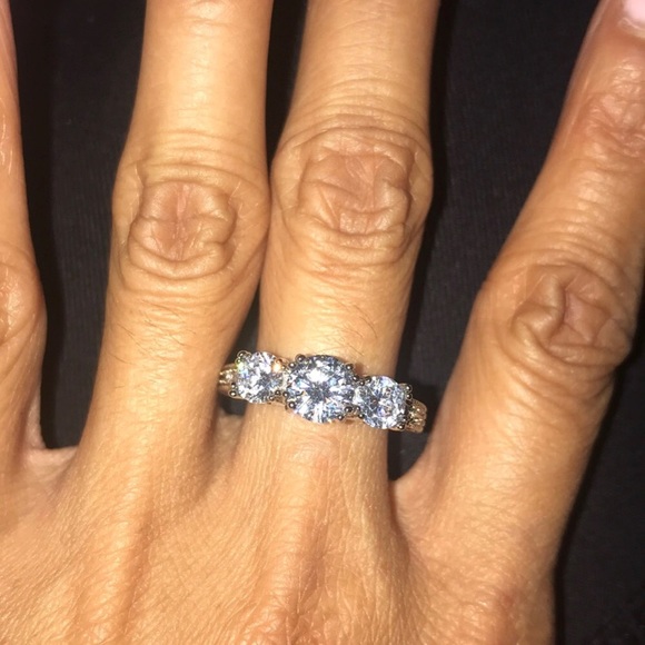 Jewelry - 💎Stunning CZ diamond ring💎 💍